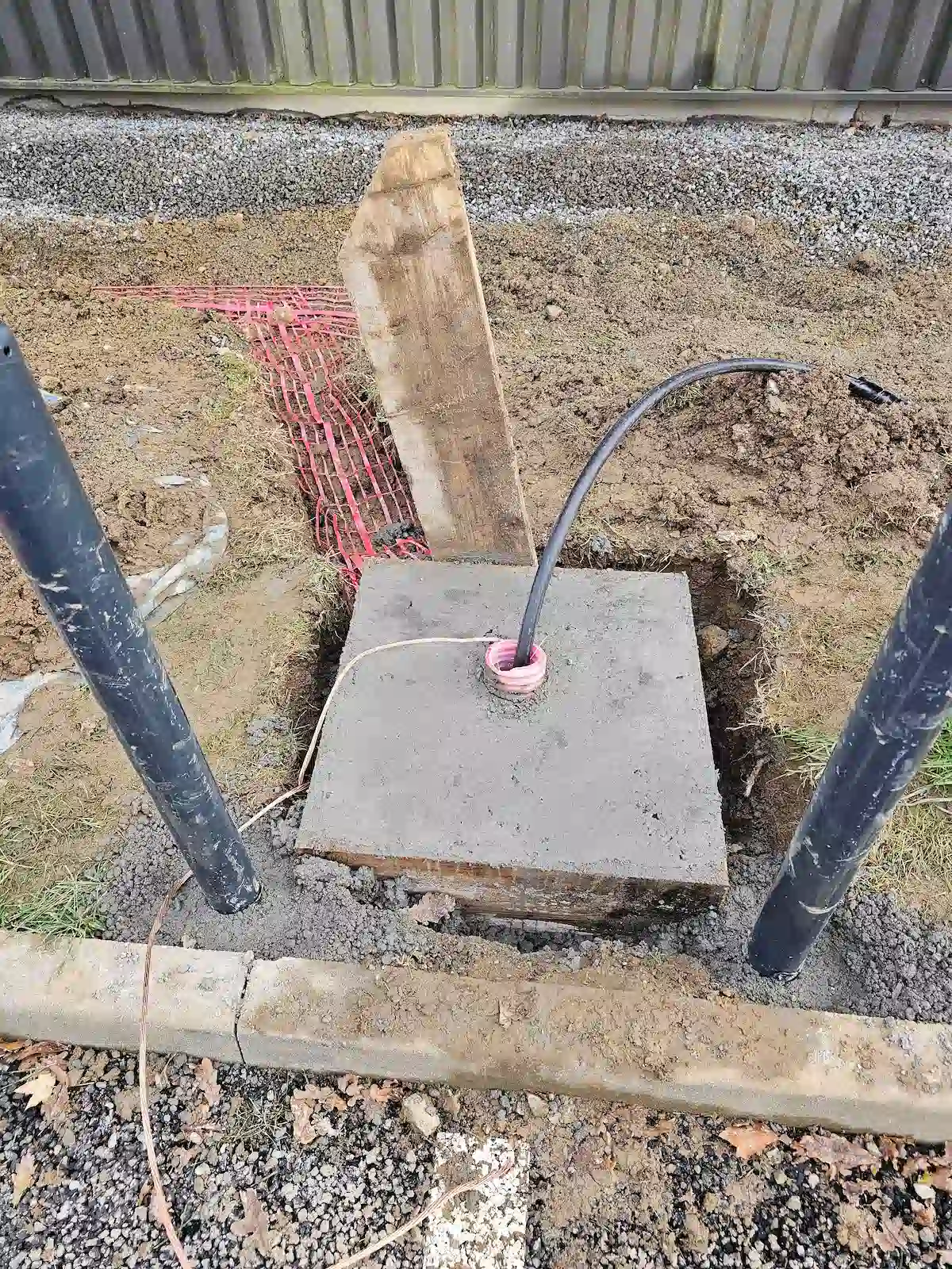 Parking terminé avec marquage au sol et bornes opérationnelles